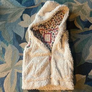 Boden Mini Sherpa fleece vest size 6-7y